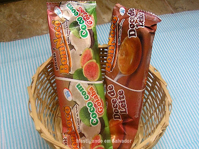 Picolé BomNocô: Picolés de Coco com Goiaba e de Doce de Leite Picolé BomNocô: Picolés de Coco com Goiaba e de Doce de Leite