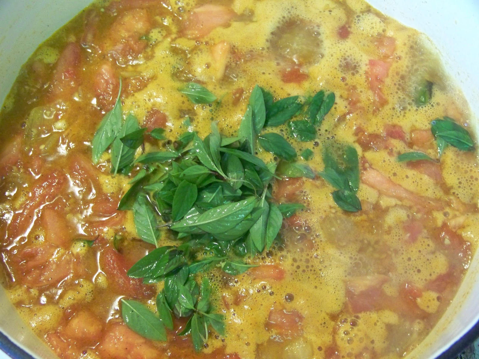Kitchen Simmer Thai Style Tomato Basil Soup
