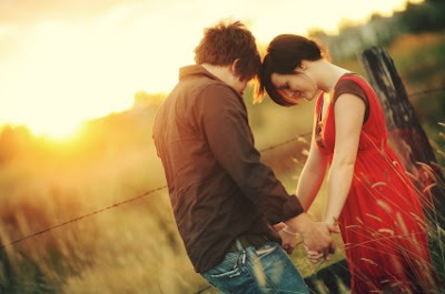 كيف تجعلها تحبك من النظره الاولى ؟ كيف تجعلها تحبك من النظره الاولى ؟