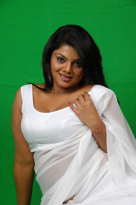 Hot And Spicy Tamil Actress Swathi Verma in  White Sleeveless Blouse Saree Photos