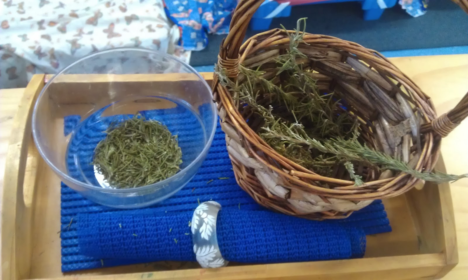 Montessori Christmas Shelves. Montessori Nature