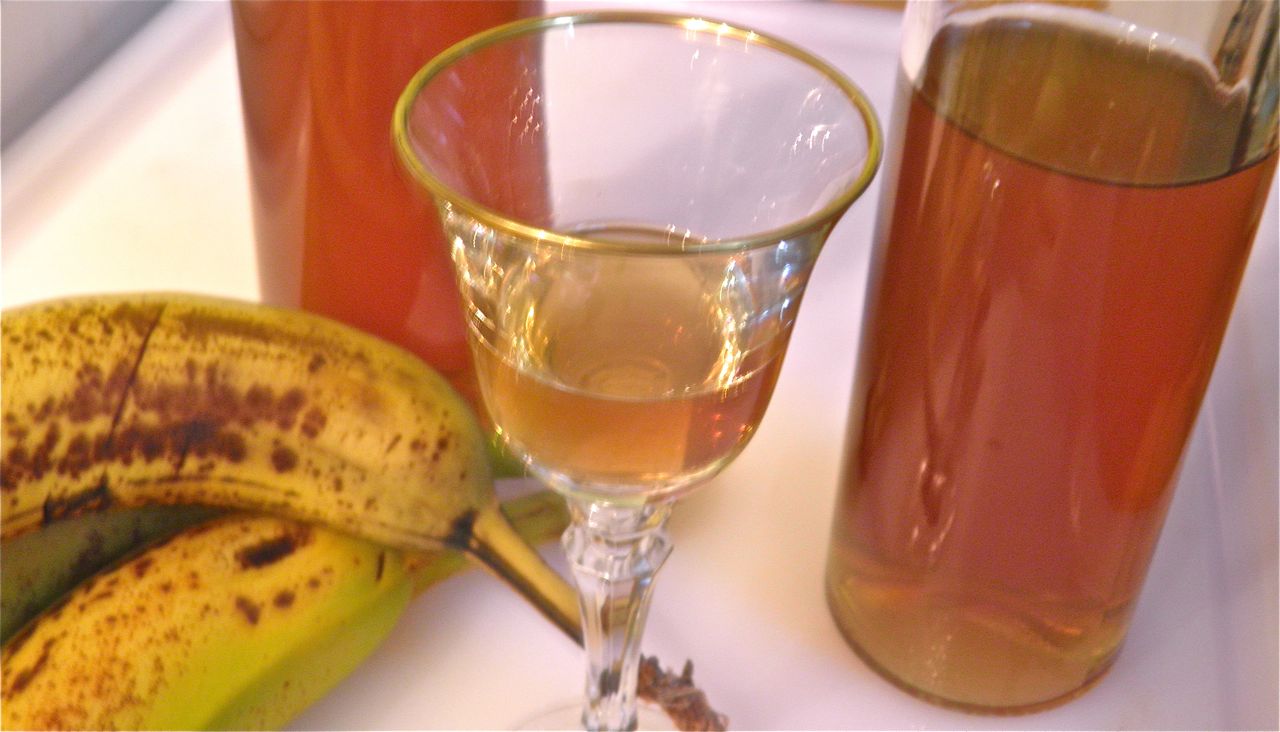 Docaitta Lifestyle Booze Again Homemade Crème de banane liqueur