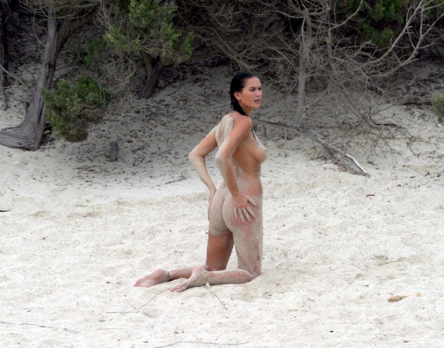 Lucy Clarkson Nude Sandy Candids And Topless Swim At The Beach