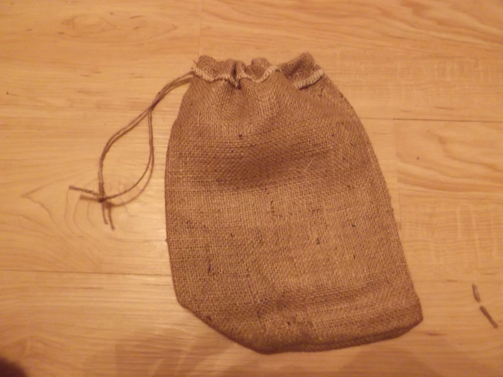 Thrifty 31 Blog DIY Burlap Drawstring Bag