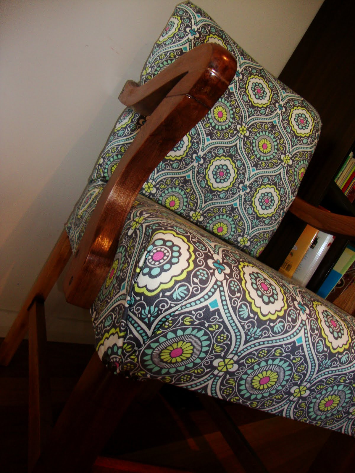 Attempting to reupholster one of my chairs... Love this ...