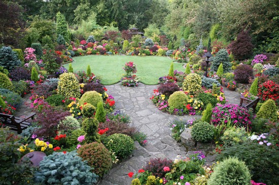 Stunning Photos from the World's Most Amazing Suburban Family Garden