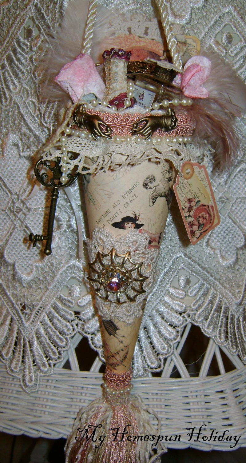 My Homespun Holiday: Victorian cones/Tussie Mussie