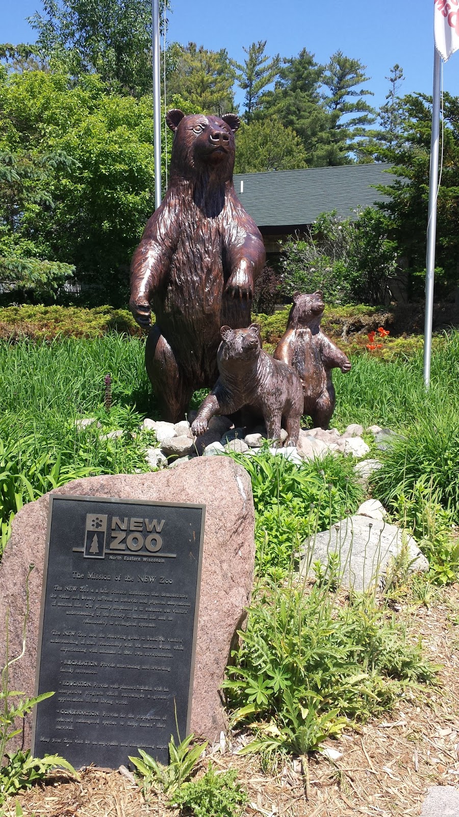 Graceful Touch Green Bay's New Zoo