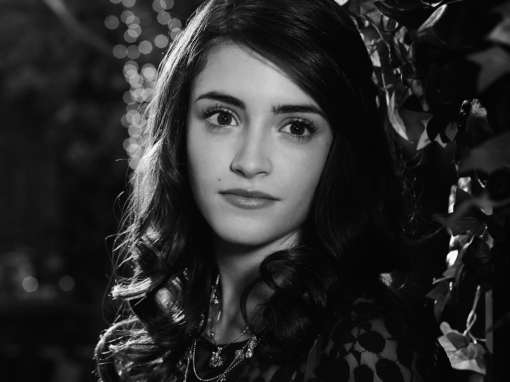 Daniela Bobadilla HD Wallpaper ~ WALL PC