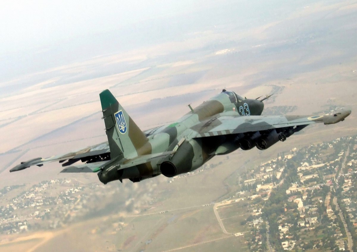 http://4.bp.blogspot.com/-06no2hIAQCk/UIfQyxRzWXI/AAAAAAAAI5U/2Rw-k43FkwE/s1600/aircraft_ukraine_vehicles_sukhoi_jet_su-25_frogfoot_su-27_desktop_1200x847_hd-wallpaper-629750.jpeg