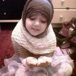 Foto gambar bayi muslim perempuan berjilbab Foto gambar bayi muslim perempuan berjilbab