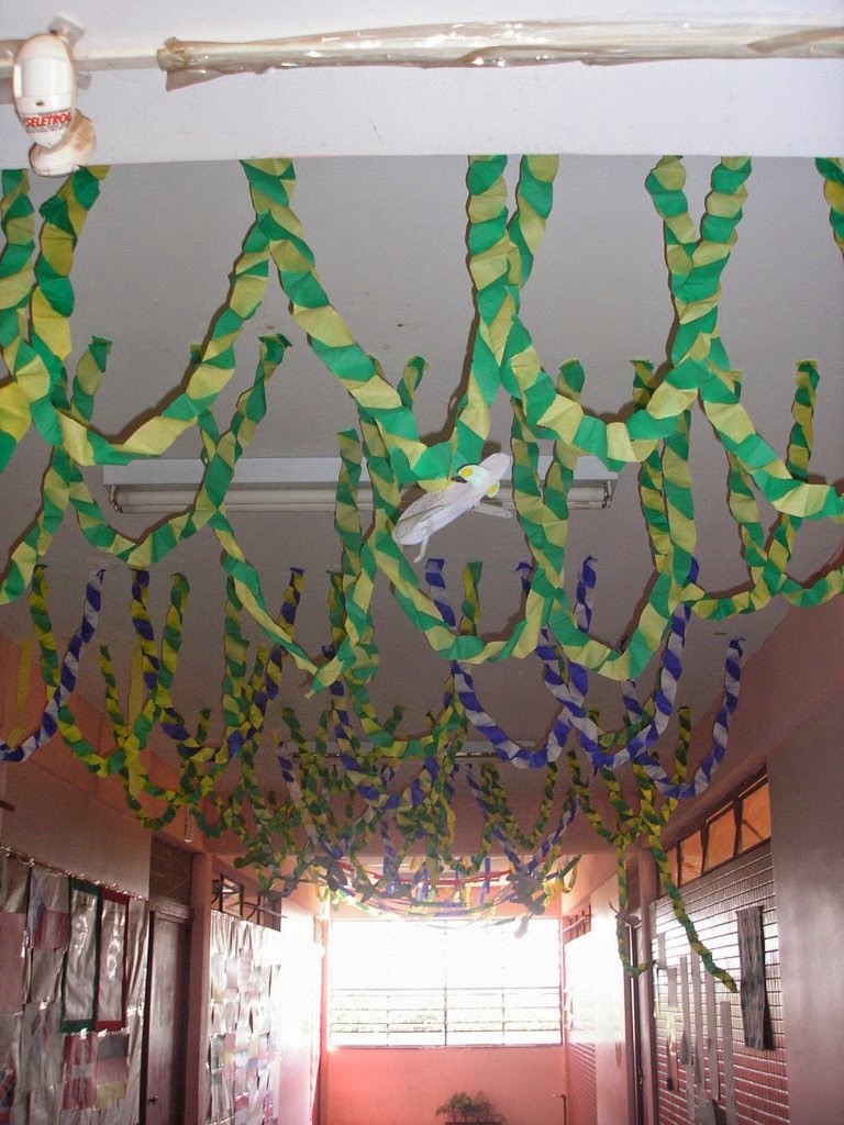 Enfeites Da Copa Para Sala De Aula CONVERSANDO SOBRE EDUCAÇÃO: COPA DO MUNDO - LEMBRANÇA PARA ALUNOS E DECORAÇÃO DA SALA E DA ESCOLA