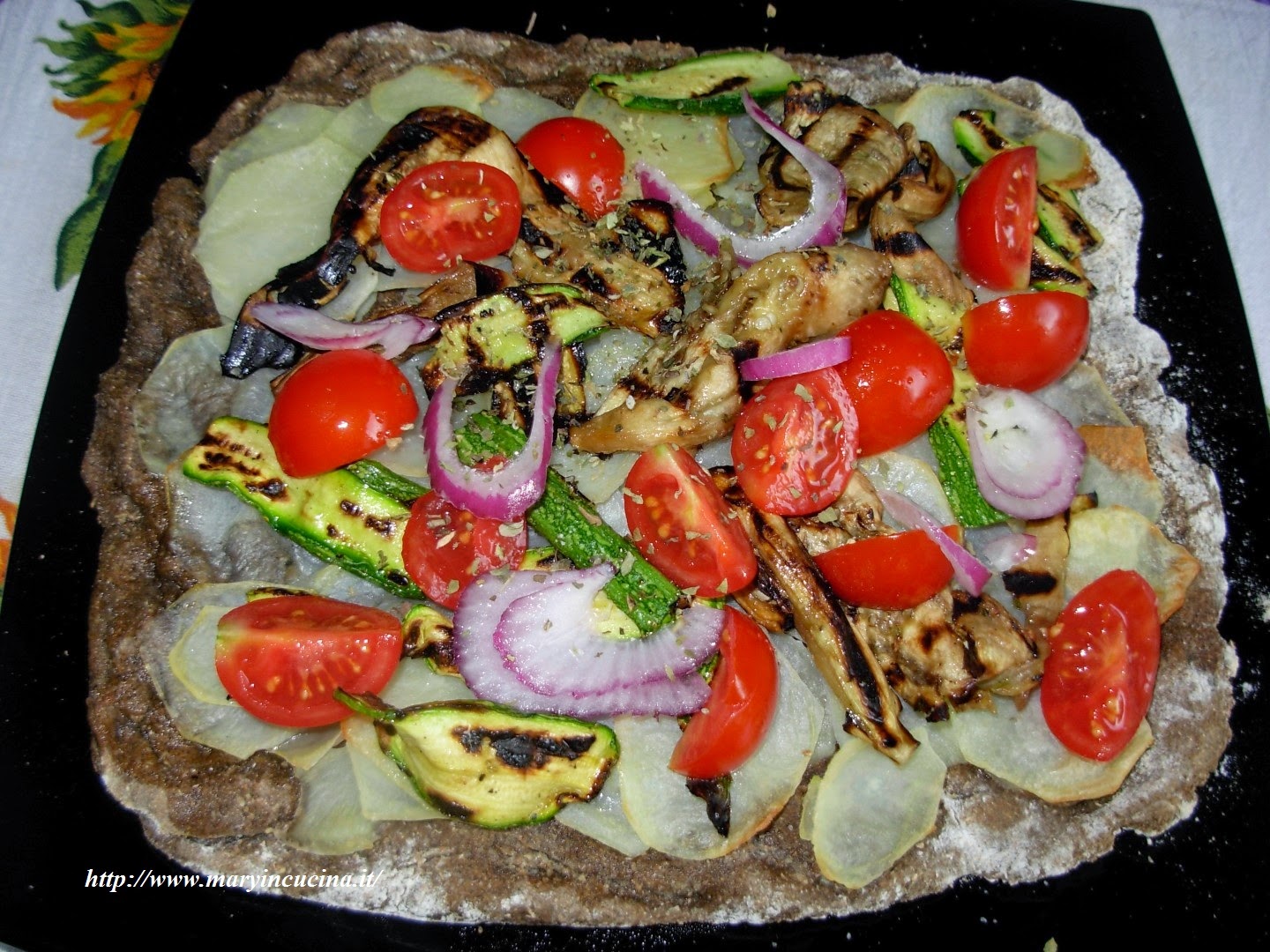 pizza con farina di canapa alle verdure