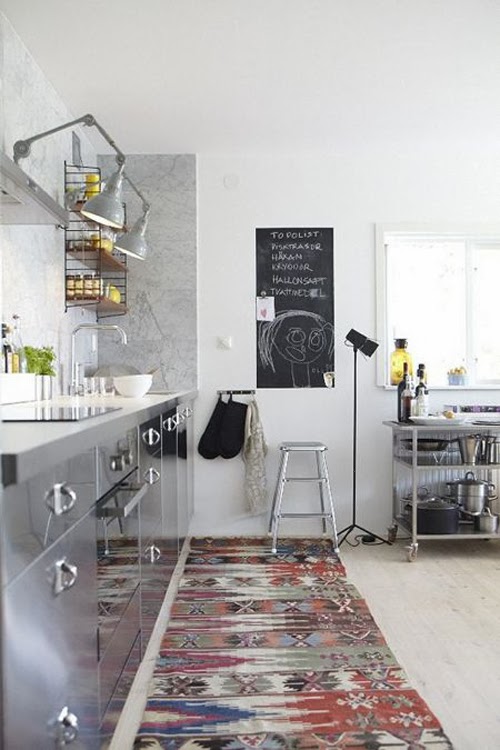 DECORA CON ROJAS: Decora con... Alfombras Kilim.