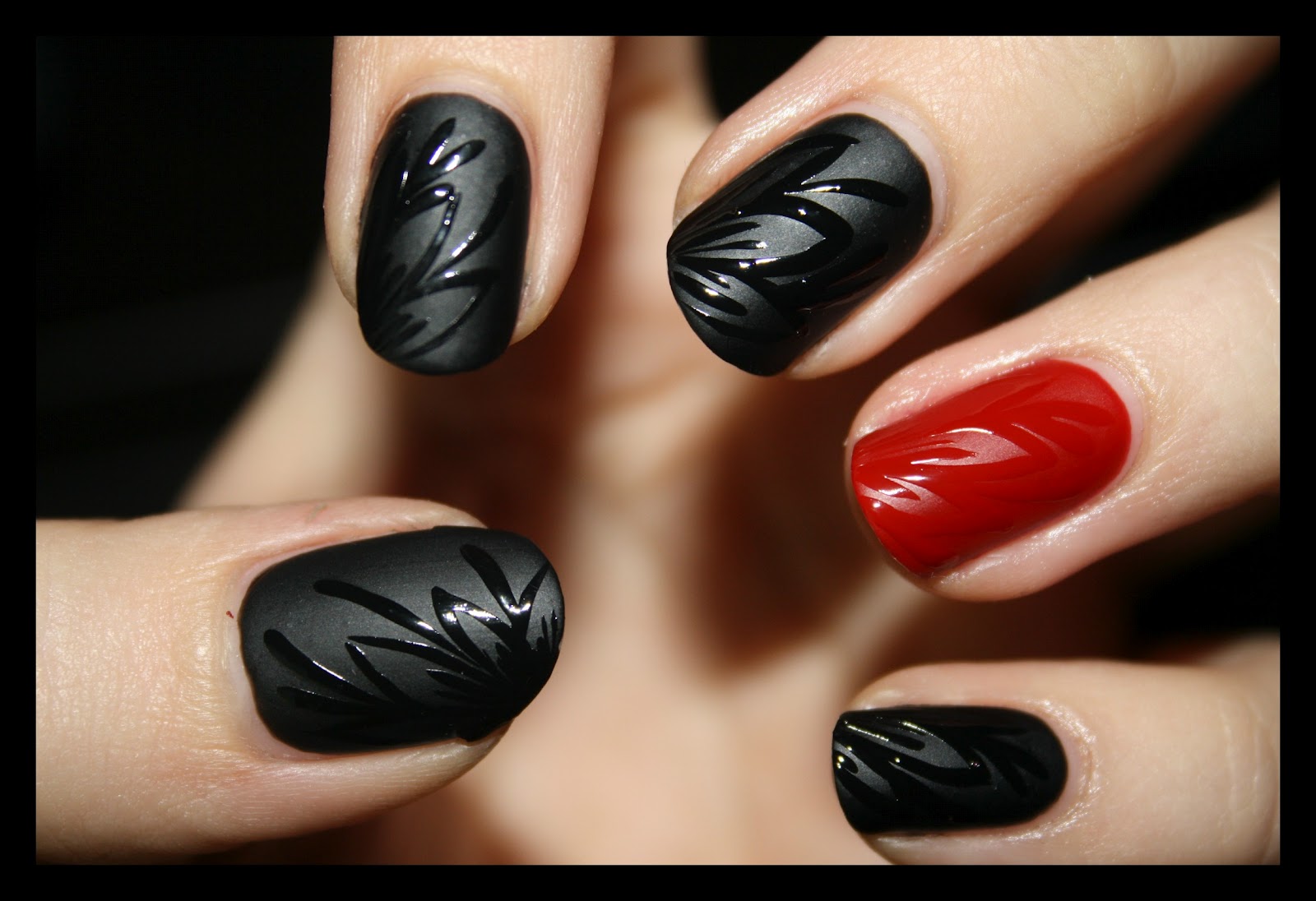 Nails With Love Shiny and matte, black on black