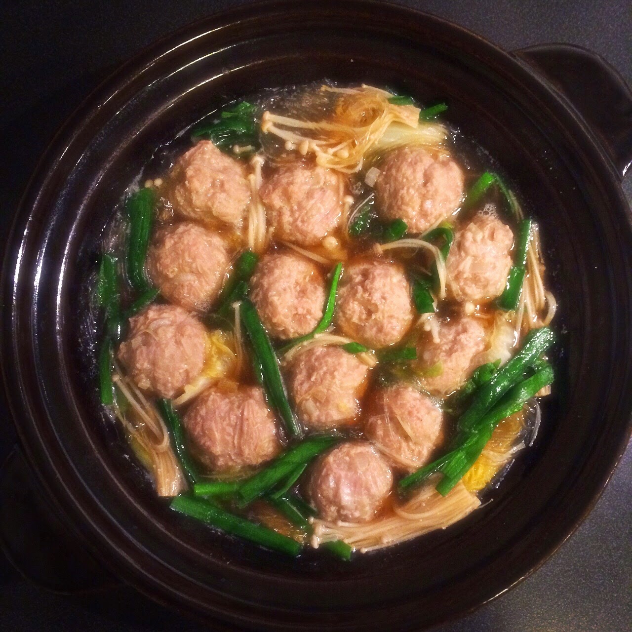 HAPPY DONABE LIFE Mrs. Donabe's Rustic Japanese Kitchen Classic