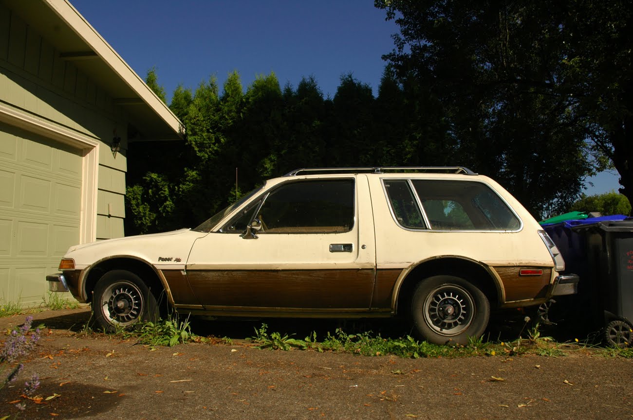 OLD PARKED CARS. 1977 AMC Pacer DL Wagon.