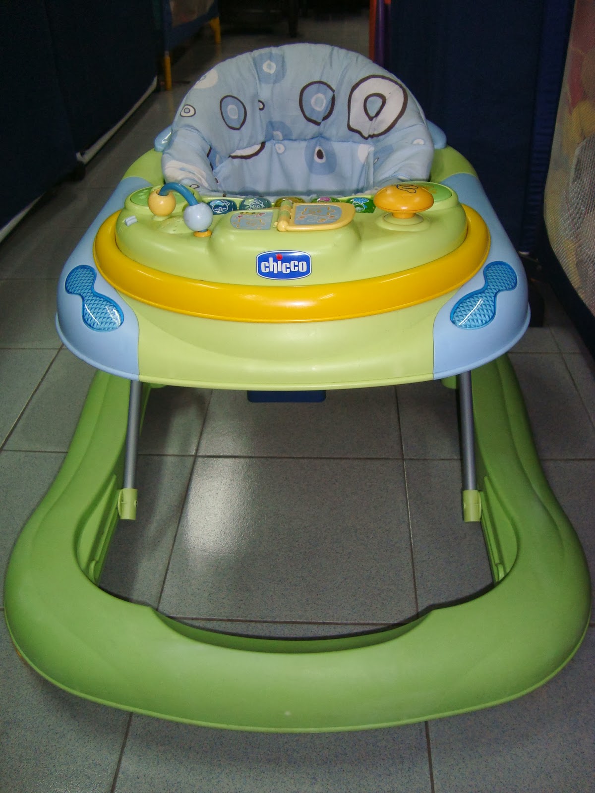 Preloved ToysWorld TheTotToys Chicco DJ Baby Walker