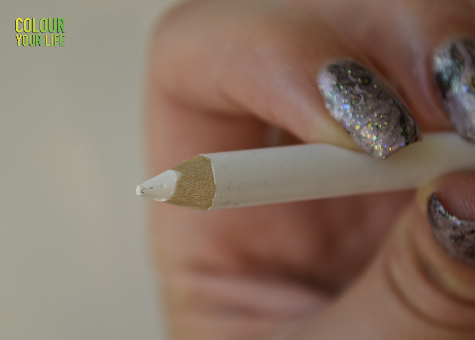 Colour your life: Elegant rhinestones