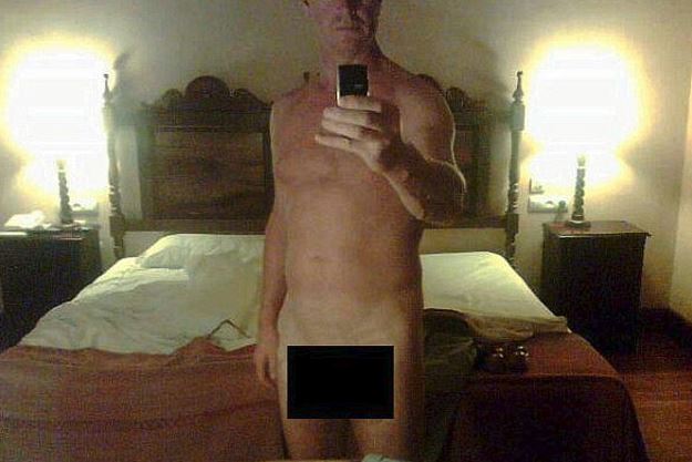 Princess Dianas ex James Hewitt sent lewd naked selfies 