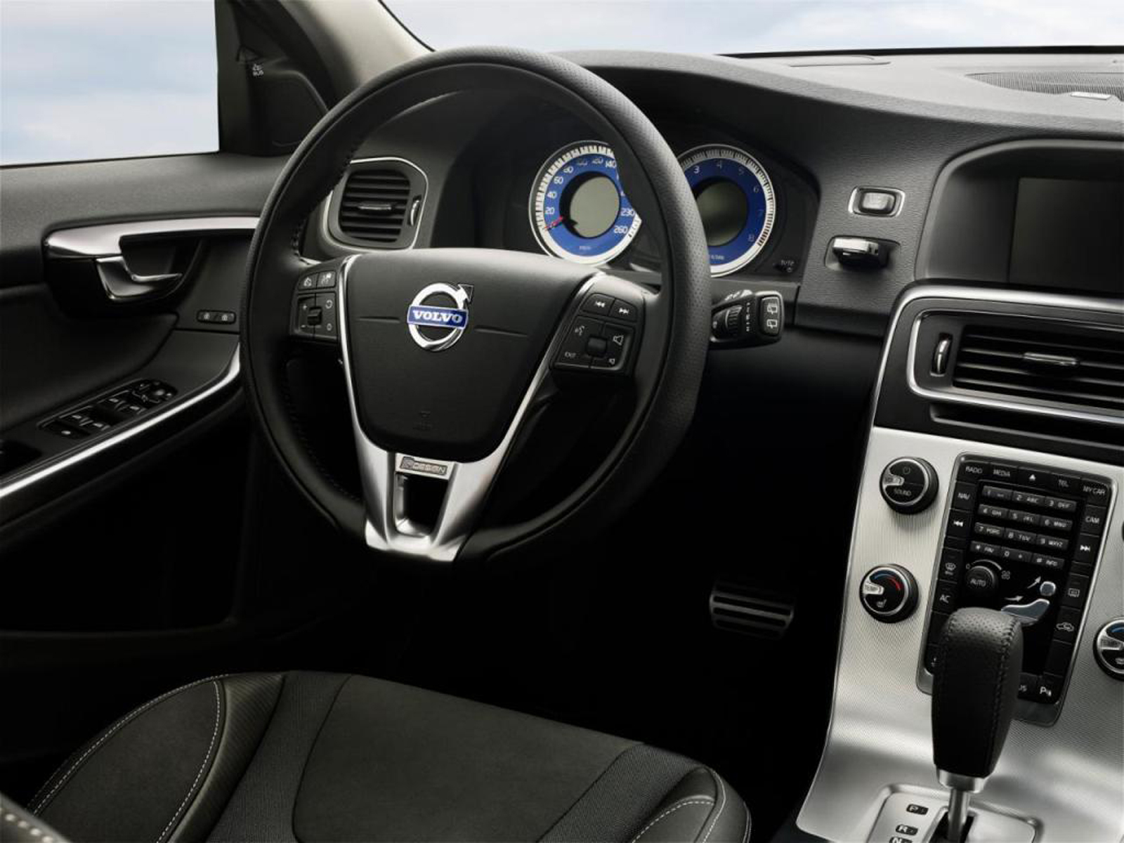 http://4.bp.blogspot.com/-0KwPov90IpM/TeEIBHT2ZHI/AAAAAAAACXE/gKlHsIVPkvk/s1600/volvo_s60_3.jpg