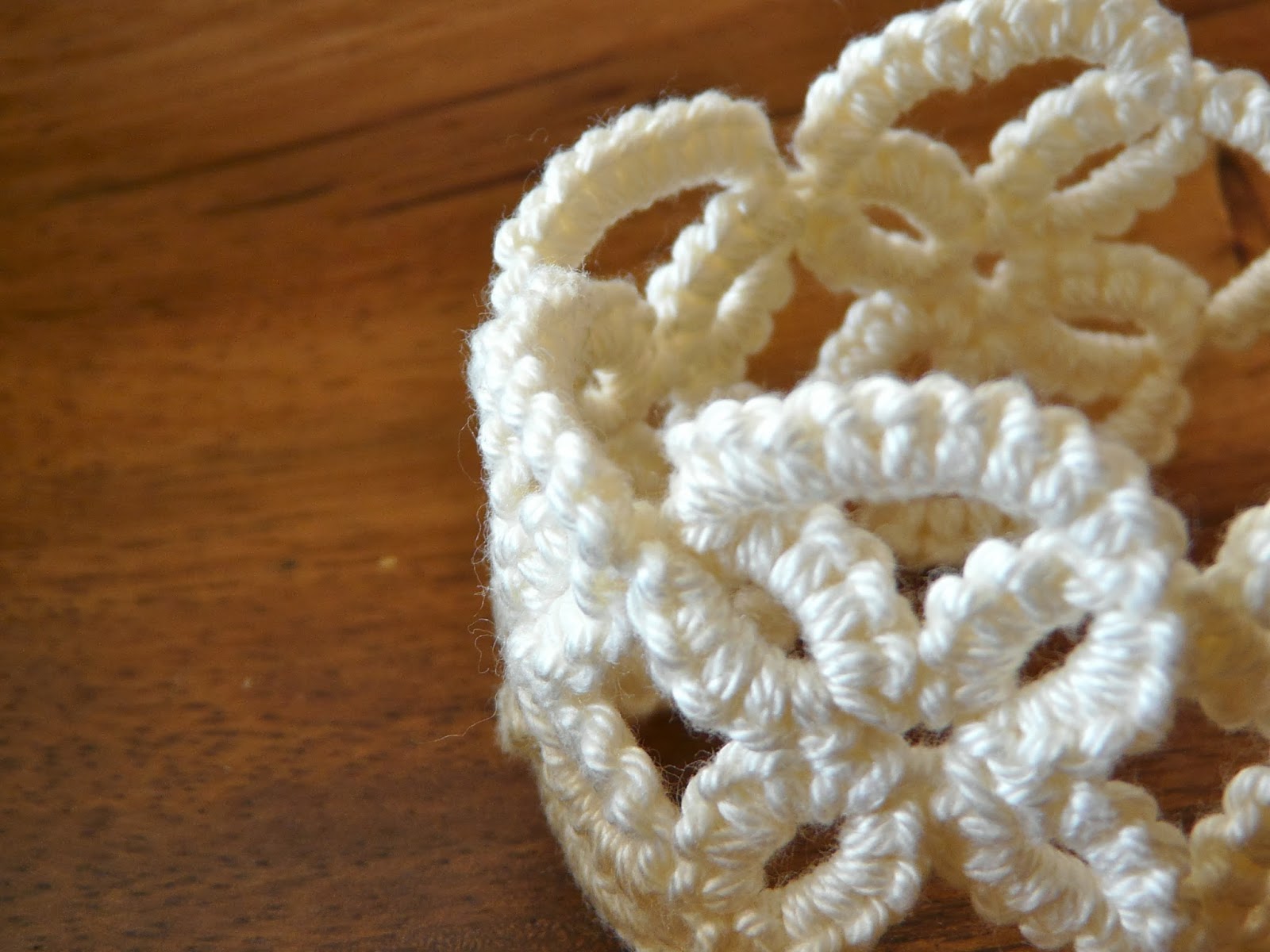 Patchwork "Las Magnolias" FRIVOLITE CON AGUJA