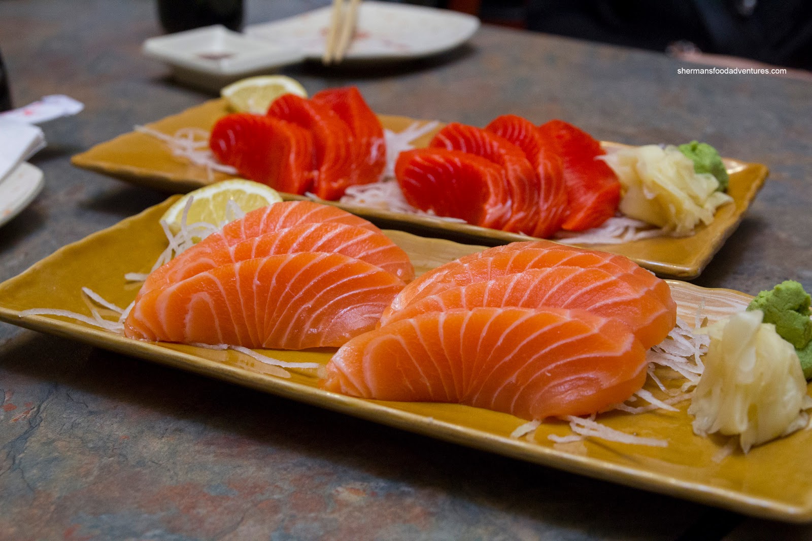 chirashi vs sashimi