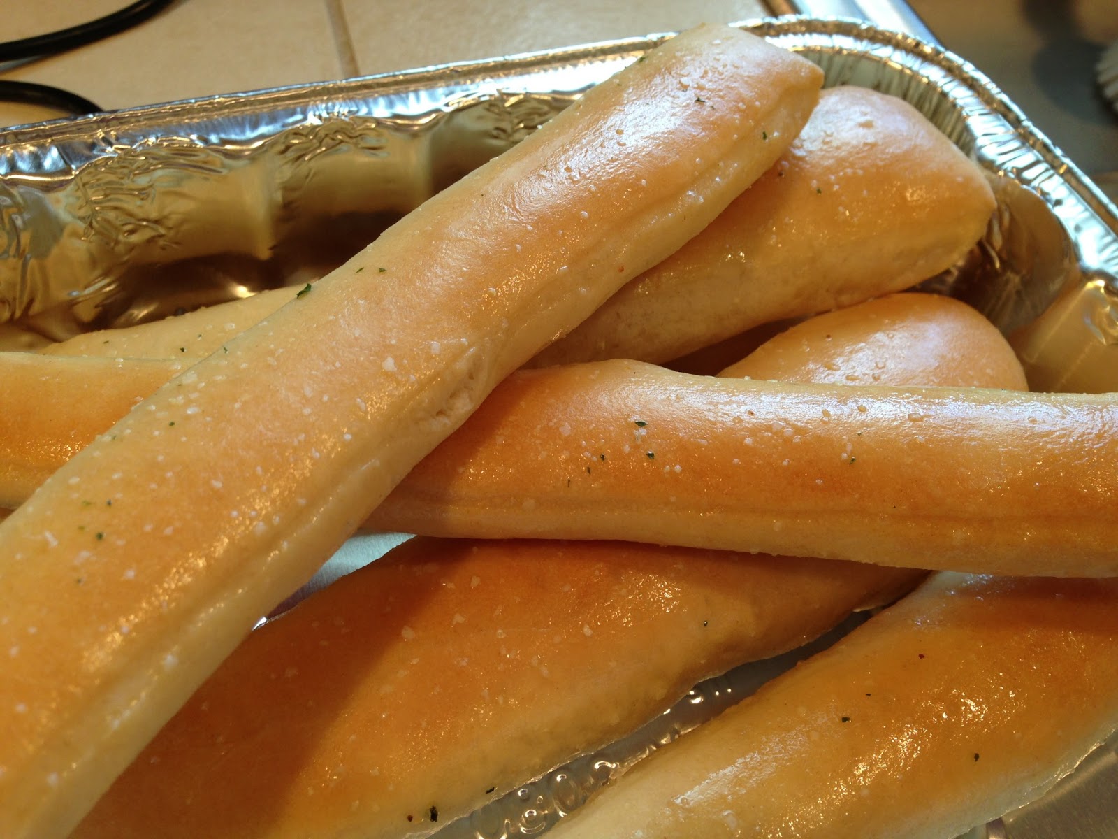 FoodTasticSisters Olive Garden Breadsticks