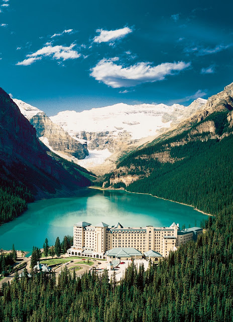 Hotel Fairmont Chateau Lake Louise in Canada