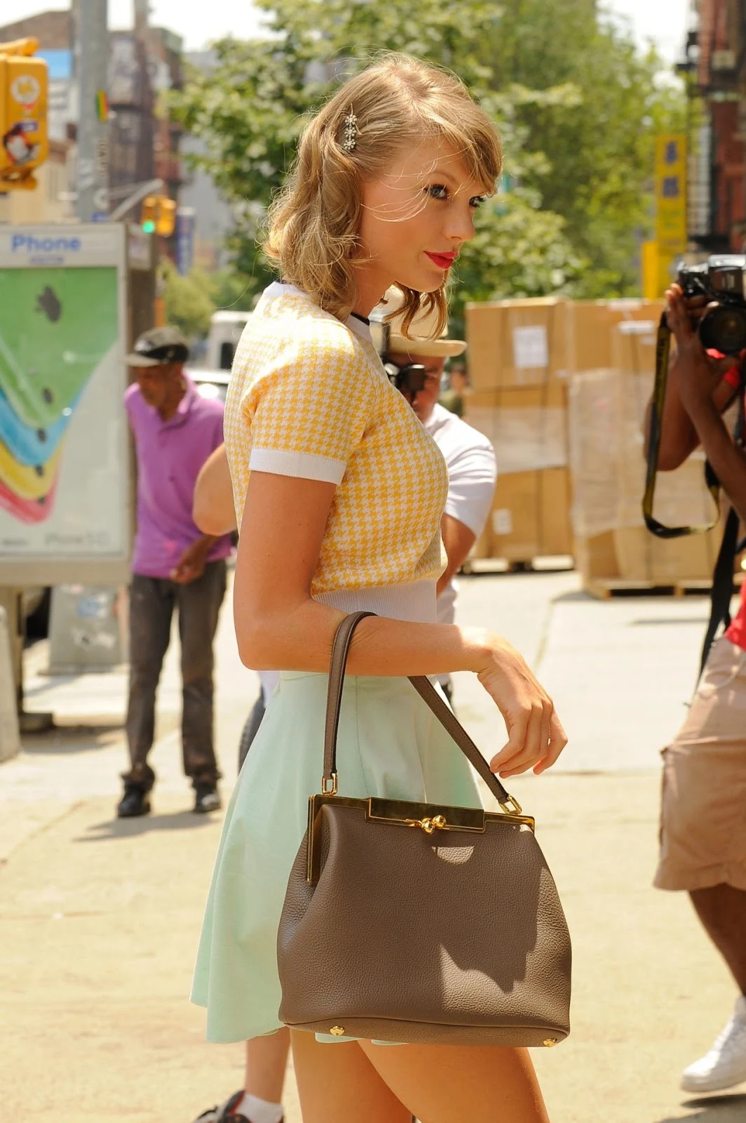 Taylor Swift channels the 50s in a vintage inspired pastel look in NY