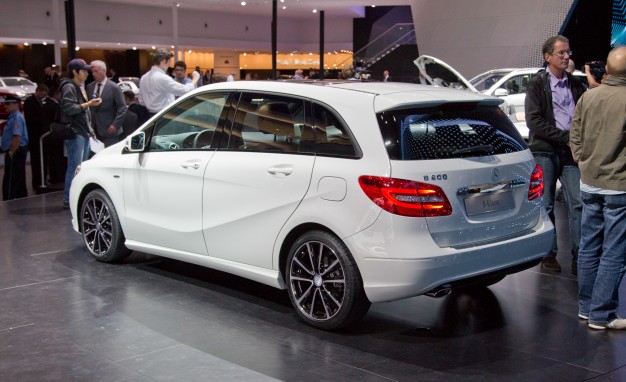 Mercedes-Benz-B-class-show-floors.jpg