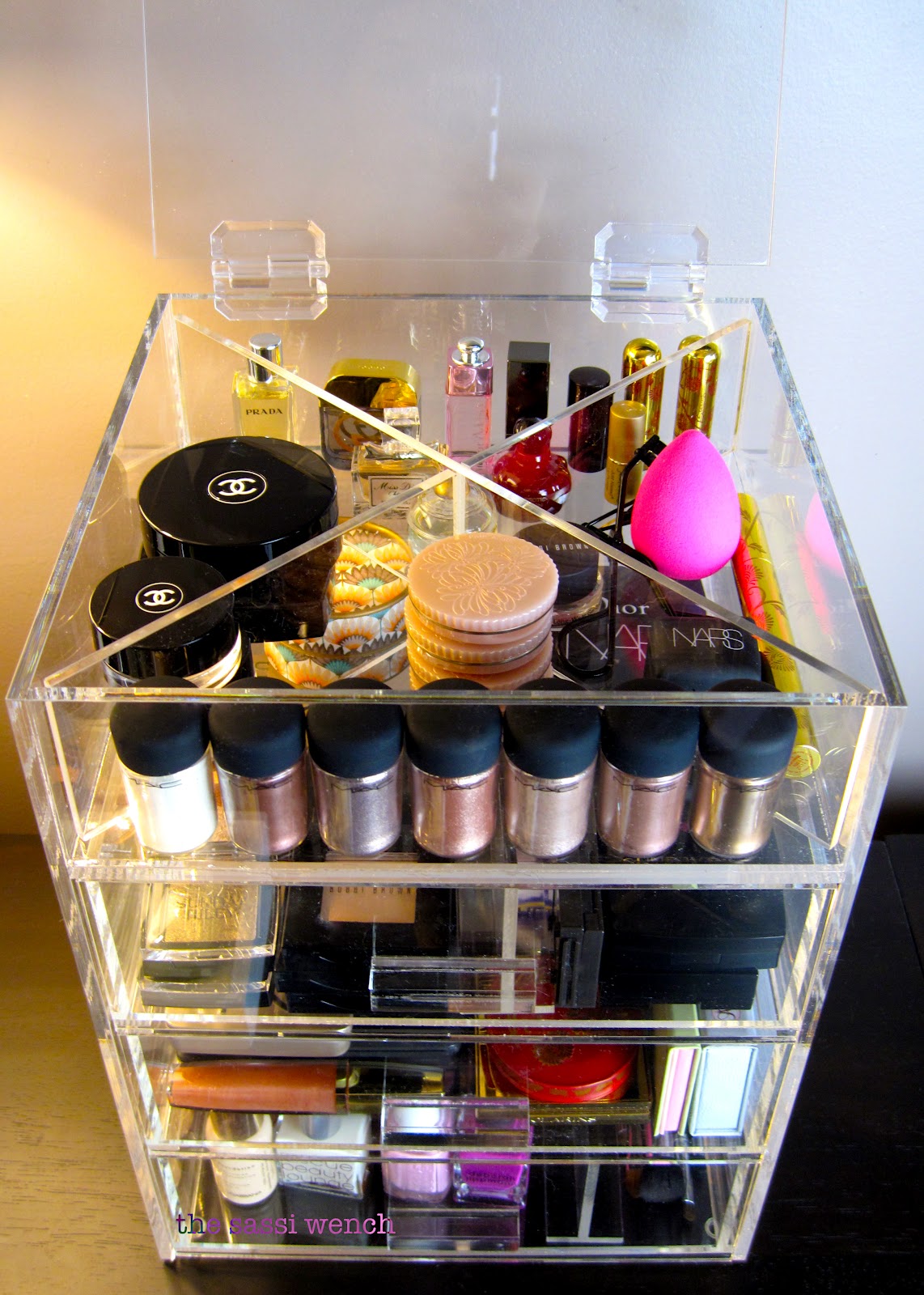 from Sassi, who lived it... Makeup Storage and Organization