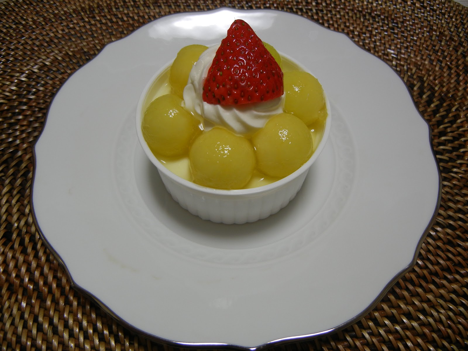 My eating life in Tokyo: Simple cakes of posh fruits shop