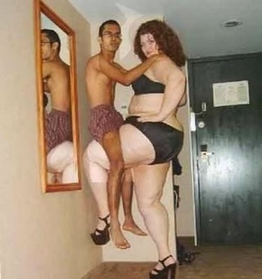 Avenue 18: Weird couples