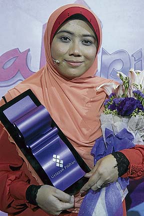 Gambar) Firuz Akhtar Mohamad Bokhari Juara Ustazah Pilihan