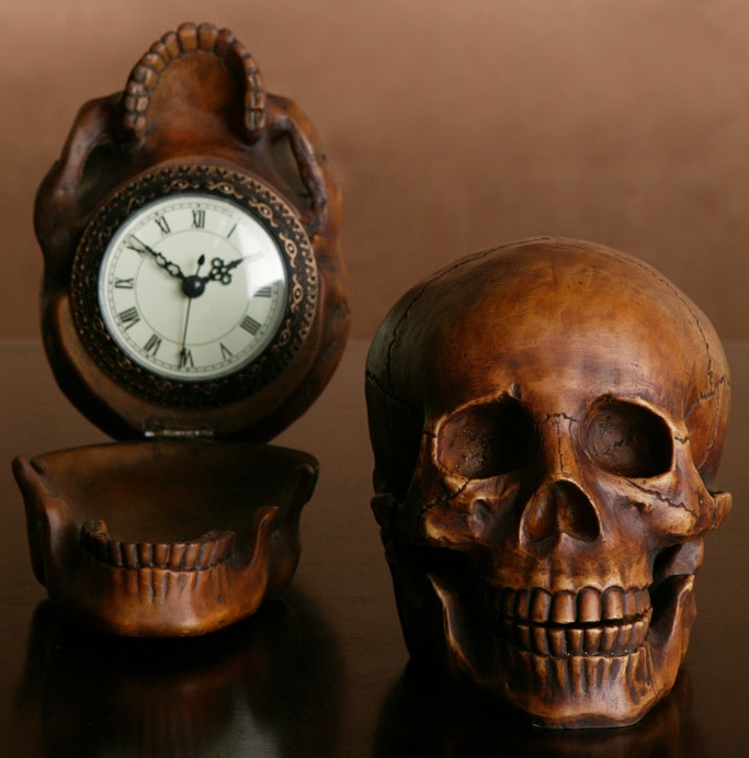 Z Gallerie Skull Clock