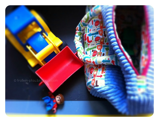 Frollein Pfau: August 2012