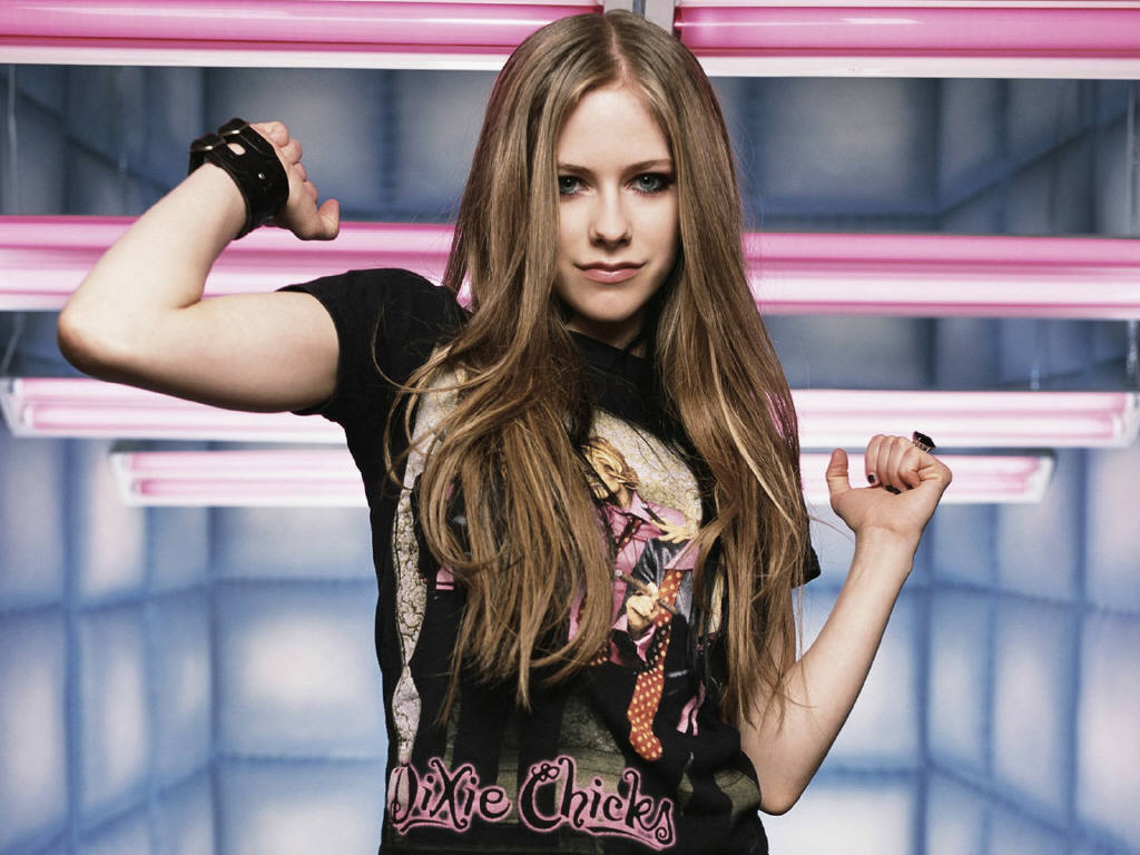 http://4.bp.blogspot.com/-0XB2g0KDOh4/TcRvtawS4LI/AAAAAAAAAEw/xx3d_eQx0fI/s1600/Avril-Lavigne+%252881%2529.jpg