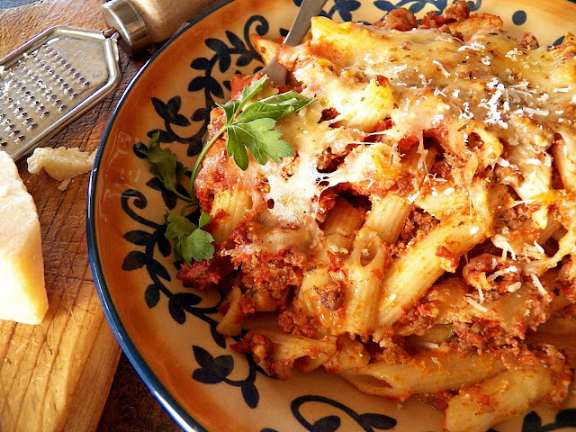 http://4.bp.blogspot.com/-0XGmcPMWYrE/TywicWqcb0I/AAAAAAAABvE/AnsOvAxHE3E/s1600/Baked+Ziti+Final.jpg