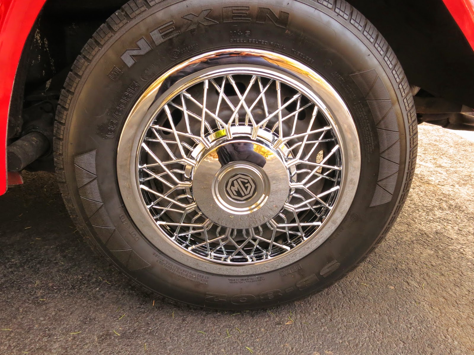 The Bullet and the Midget MG Replacement Hubcaps Part I
