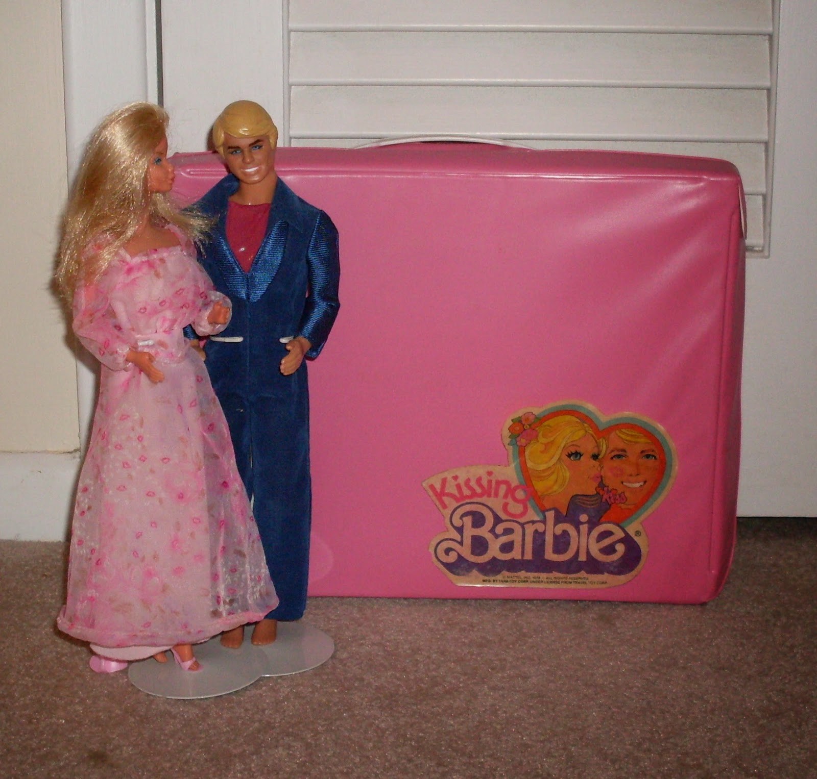 barbie fashion doll trunk 1977