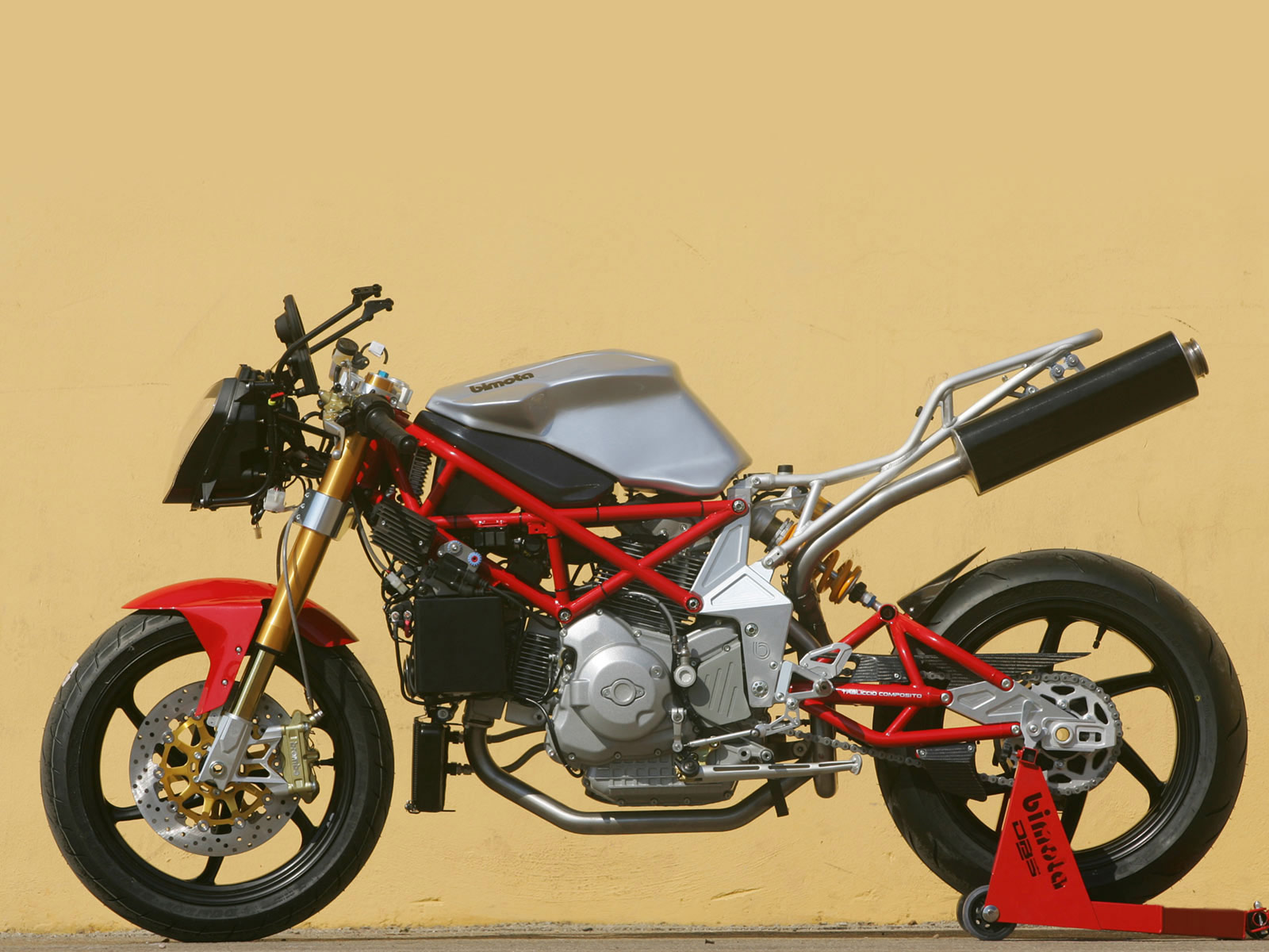 http://4.bp.blogspot.com/-0Z6vI2OntA8/Tr4-jrkXewI/AAAAAAAAEEY/qQs-3vLB-p4/s1600/2006-Bimota-DB5-1000_motorcycle-desktop-wallpaper_7.jpg