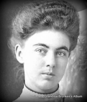 Lucia Bertha "Lucy" Petersen (1891 – 1981) Lucia Bertha "Lucy" Petersen (1891 – 1981)