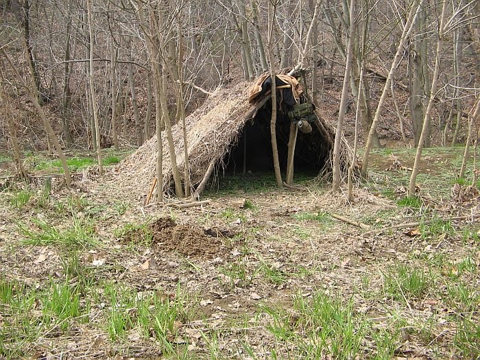 Back Creek Bushcraft: Dakota Fire Hole I gave boiling some water a shot in my French canteen cup by placing some green branches over the hole as a grate, I'm not sure how long it took as I ... - Back Creek Bushcraft: Dakota Fire Hole