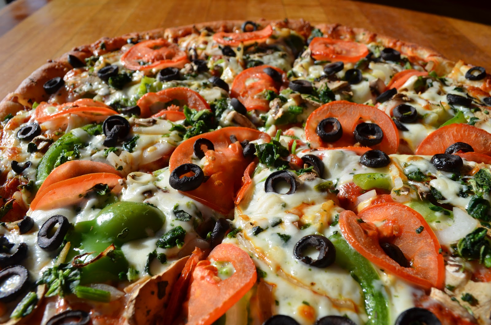 How to Make Vegetable Pizza picture How to Make Vegetable Pizza photo