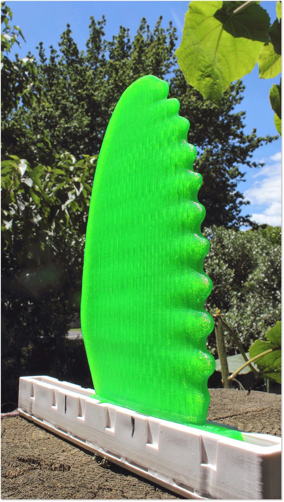 Wavy sword blades and whale bump technology