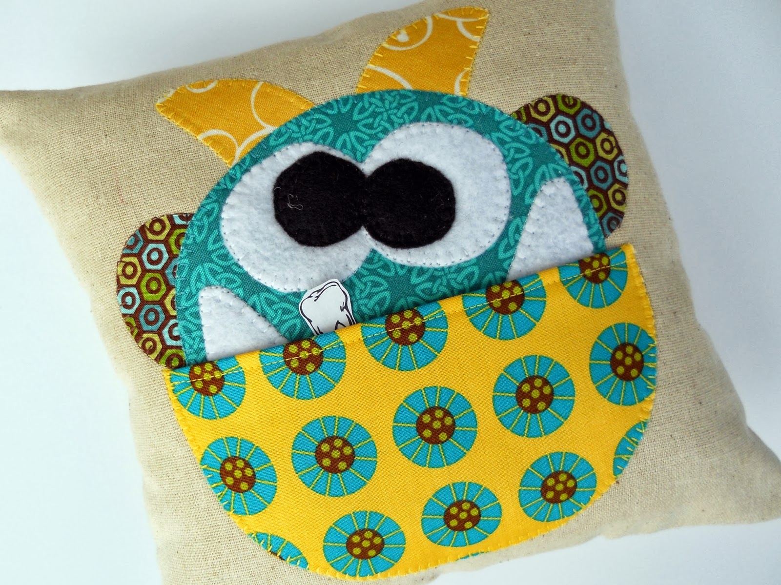 Just Another Hang Up Manfred Tooth Pillow Pattern