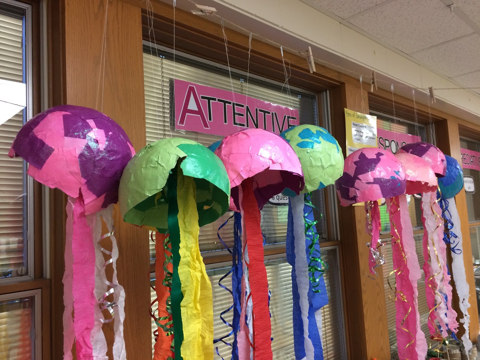 WHAT'S HAPPENING IN THE ART ROOM?? 2nd Grade Jellyfish Sculptures
