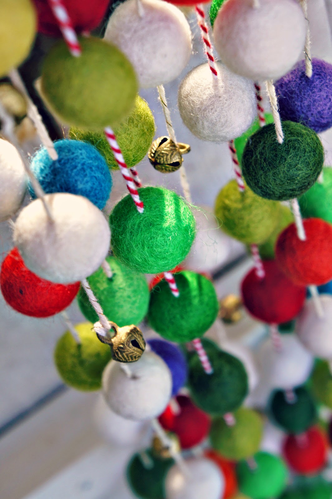 Felt Ball Garland Tutorial