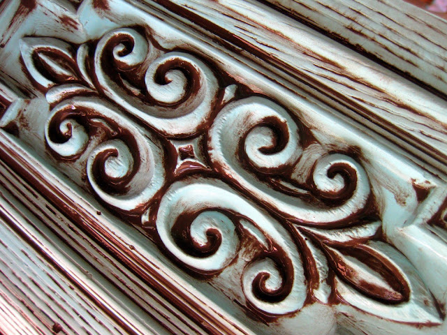 Here is a close up view of how AWESOME these details look after the DIY glazing and antiquing process.